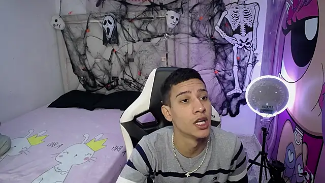 Great blowjob and anal online show from November 1, 2025, 8:22 pm