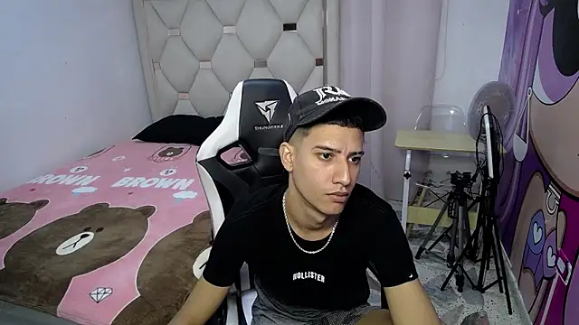 Great blowjob and anal online show from November 11, 2025, 8:20 pm