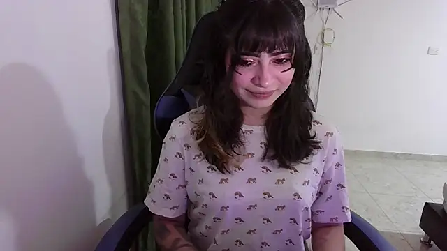 Snapshot of Annagoth_ chatting on October 28, 2025, 12:47 am Annagoth online show from October 28, 2025, 12:47 am