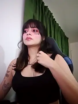 Snapshot of Annagoth_ chatting on November 14, 2025, 5:06 am Annagoth online show from November 14, 2025, 5:06 am