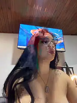 Im Saraaaa online show from October 30, 2025, 6:30 pm