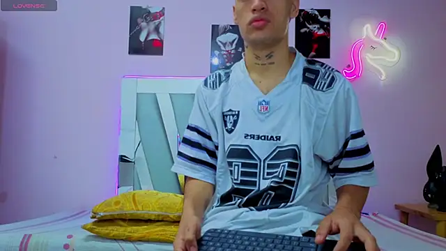 Love two online show from November 2, 2025, 10:28 am