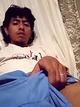 SkinniYamo online show from February 23, 2026, 4:43 am