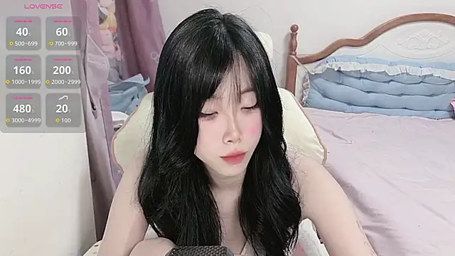 Snapshot of Vivian-88 chatting on April 10, 2026, 4:06 am Vivian-88 online show from April 10, 2026, 4:06 am