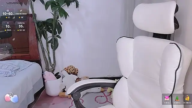 Snapshot of Tangt- chatting on December 3, 2025, 2:41 am Tangt- online show from December 3, 2025, 2:41 am