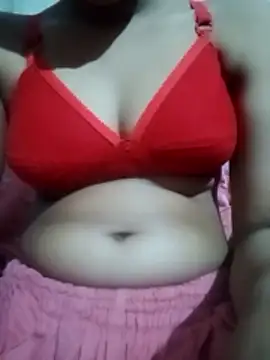 Snapshot of Hotqueen_103 chatting on November 10, 2025, 2:38 pm Hotqueen 103 online show from November 10, 2025, 2:38 pm