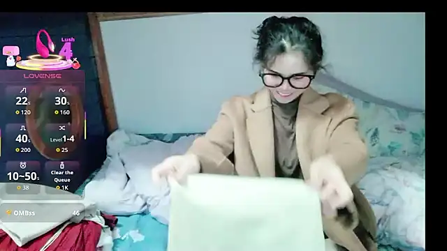 Snapshot of HUAHUABB-2025 chatting on October 31, 2025, 10:33 pm HUAHUABB-2025 online show from October 31, 2025, 10:33 pm