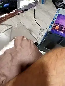 Snapshot of NyushaM chatting on October 31, 2025, 11:00 am NyushaM online show from October 31, 2025, 11:00 am