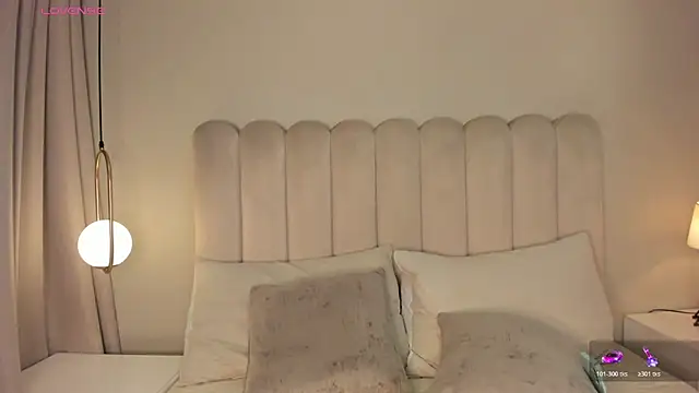 Melanie hillz online show from March 30, 2026, 7:48 pm