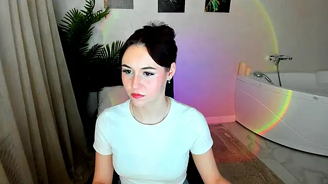 MakeYoueHappy online show from December 2, 2025, 4:29 am