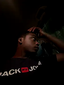 Snapshot of negrinho5 chatting on November 3, 2025, 8:43 pm negrinho5 online show from November 3, 2025, 8:43 pm