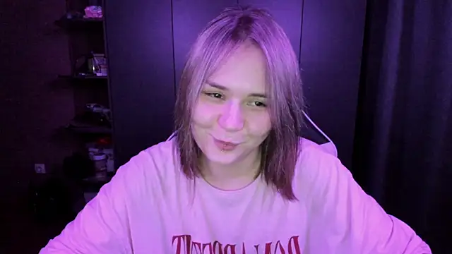 sophia lix online show from November 17, 2025, 5:08 pm