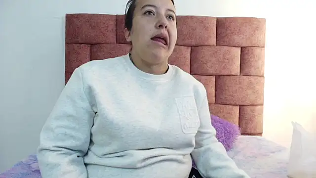 Snapshot of Fat_Dirty_0limits chatting on November 5, 2025, 11:54 am Fat Dirty 0limits online show from November 5, 2025, 11:54 am