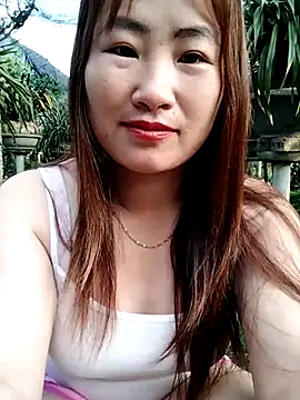 emini-xx online show from April 10, 2026, 11:31 pm