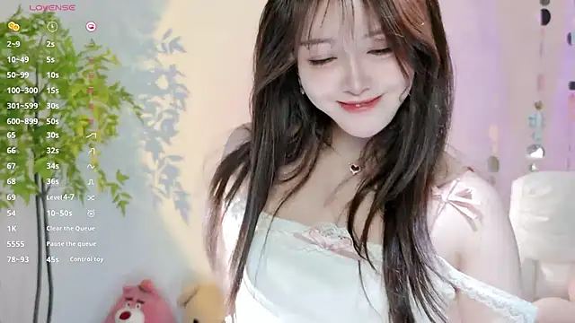 Yiluo95 online show from May 11, 2026, 4:04 pm