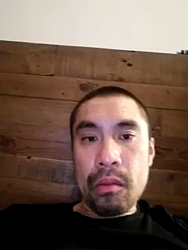 Snapshot of Stronggdragon85 chatting on July 1, 2026, 11:12 am Stronggdragon85 online show from July 1, 2026, 11:12 am