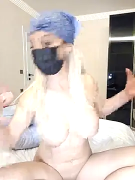 Snapshot of Sweet_xxBuse chatting on February 10, 2026, 9:19 pm Sweet xxBuse online show from February 10, 2026, 9:19 pm