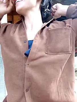 Linh sexy98 online show from October 28, 2025, 4:38 am