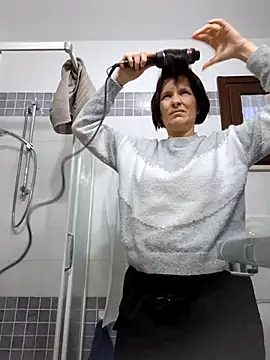 Piediniecollant online show from March 10, 2026, 5:34 am