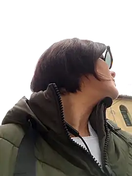 Piediniecollant online show from April 14, 2026, 10:10 am