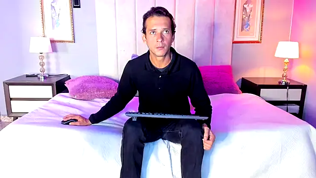 Dante Steele  online show from November 7, 2025, 3:50 am