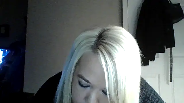 SilverSeductress online show from February 3, 2026, 4:54 am