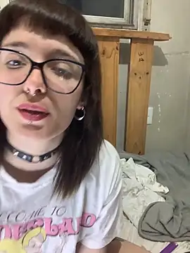 Snapshot of xlucifer13 chatting on November 18, 2025, 2:50 am xlucifer13 online show from November 18, 2025, 2:50 am