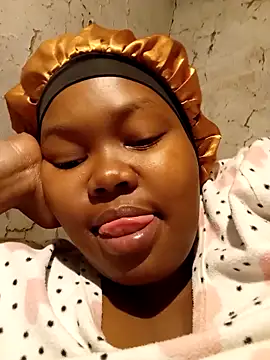 3bigcuteness online show from November 17, 2025, 12:16 am