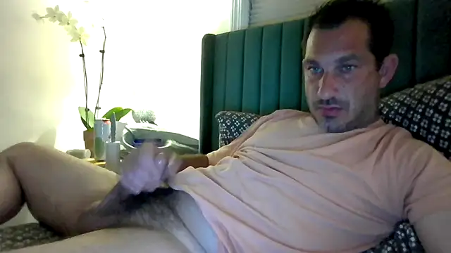 Snapshot of ckraiders84 chatting on May 17, 2026, 4:21 am ckraiders84 online show from May 17, 2026, 4:21 am
