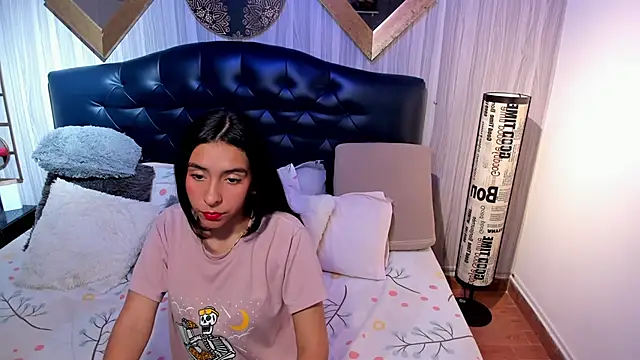 Snapshot of shirley_sweet_ chatting on October 30, 2025, 7:58 pm shirley sweet online show from October 30, 2025, 7:58 pm