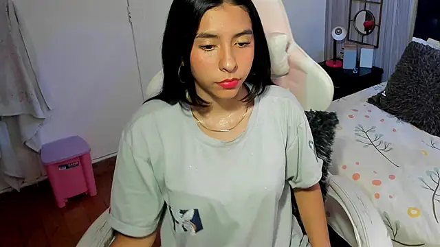 Snapshot of shirley_sweet_ chatting on October 31, 2025, 7:48 pm shirley sweet online show from October 31, 2025, 7:48 pm