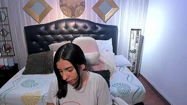 Snapshot of shirley_sweet_ chatting on November 5, 2025, 8:53 pm shirley sweet online show from November 5, 2025, 8:53 pm