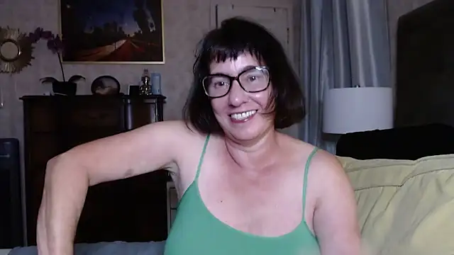 BigbustedBrenda online show from November 27, 2025, 10:45 pm
