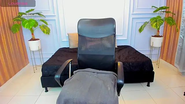 Samantharoseee  online show from January 13, 2026, 7:52 pm