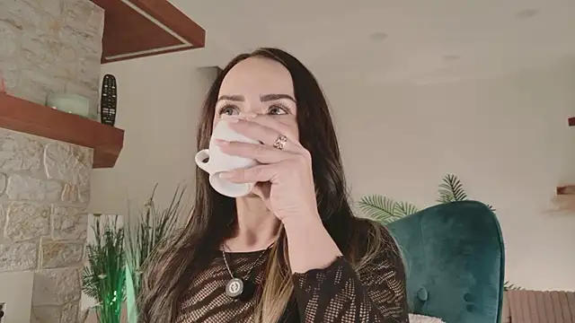 Snapshot of SiennaRosse chatting on February 10, 2026, 9:52 pm SiennaRosse online show from February 10, 2026, 9:52 pm