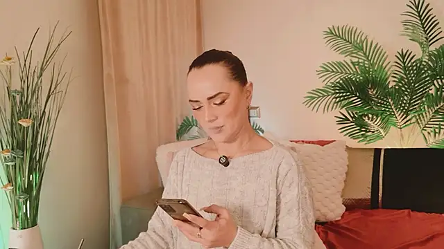 Snapshot of SiennaRosse chatting on February 25, 2026, 9:46 pm SiennaRosse online show from February 25, 2026, 9:46 pm