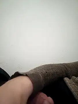 Snapshot of Fa7l1995 chatting on January 12, 2026, 12:05 am Fa7l1995 online show from January 12, 2026, 12:05 am