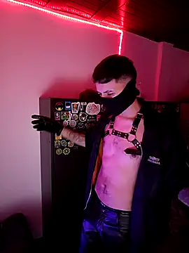 Snapshot of Aron_Jones_ chatting on November 1, 2025, 2:02 am Aron Jones online show from November 1, 2025, 2:02 am