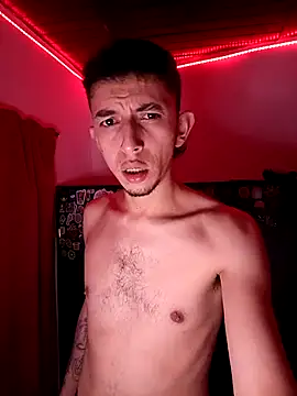 Snapshot of Aron_Jones_ chatting on November 21, 2025, 5:28 am Aron Jones online show from November 21, 2025, 5:28 am