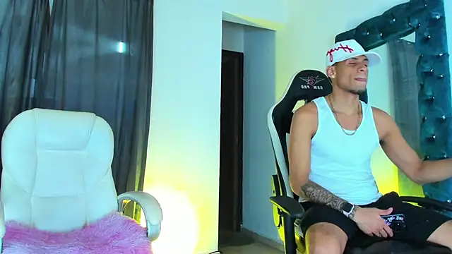 Snapshot of Yourtemptation555 chatting on October 31, 2025, 11:50 pm Yourtemptation555 online show from October 31, 2025, 11:50 pm