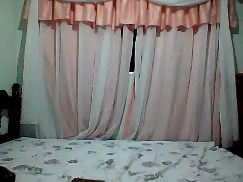 HotGiirl2025 online show from January 10, 2026, 4:47 am