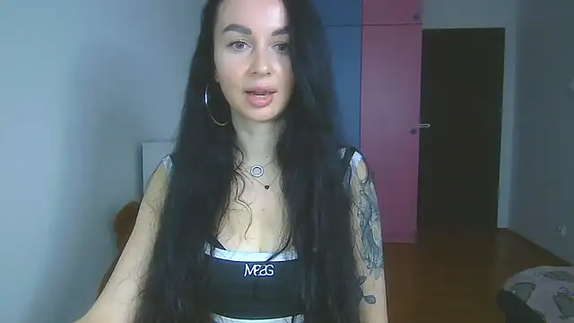 Snapshot of Kamila_Donni chatting on November 6, 2025, 8:15 am Kamila Donni online show from November 6, 2025, 8:15 am