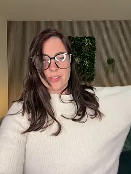 MysteryGirl   online show from April 2, 2026, 7:17 am