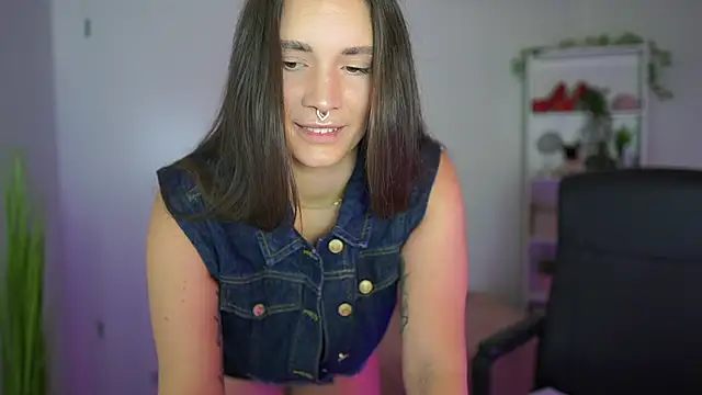 Snapshot of gina__cali chatting on October 31, 2025, 8:59 am gina cali online show from October 31, 2025, 8:59 am