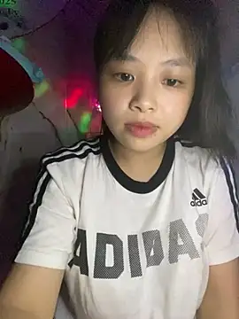 Snapshot of Tina-Marie chatting on November 7, 2025, 4:40 pm Tina-Marie online show from November 7, 2025, 4:40 pm