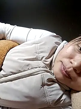 yoyo-mi online show from February 5, 2026, 2:27 am