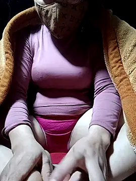 yoyo-mi online show from March 13, 2026, 3:24 am