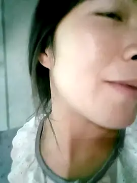 Snapshot of -Cherry-123 chatting on November 9, 2025, 6:33 am -Cherry-123 online show from November 9, 2025, 6:33 am