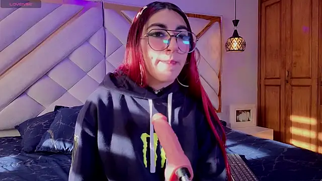 Snapshot of venusevanss chatting on November 8, 2025, 12:05 pm venusevanss online show from November 8, 2025, 12:05 pm