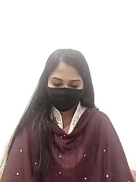 Green LaDY66 online show from November 18, 2025, 10:31 am